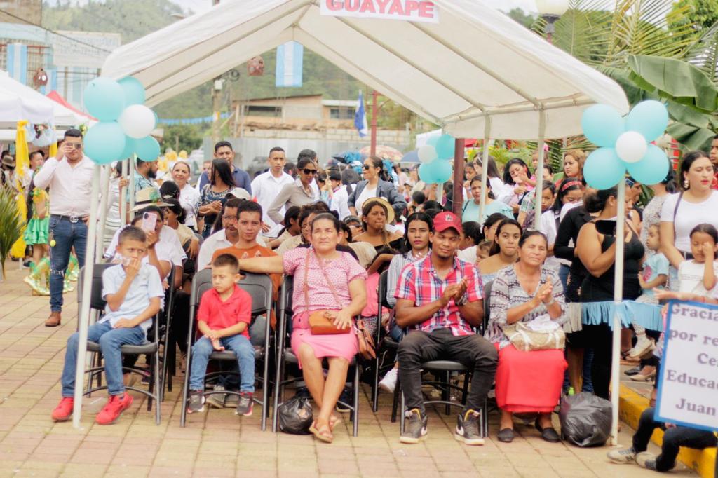 Gobierno declara 4 nuevos municipios de Honduras libres de analfabetismo